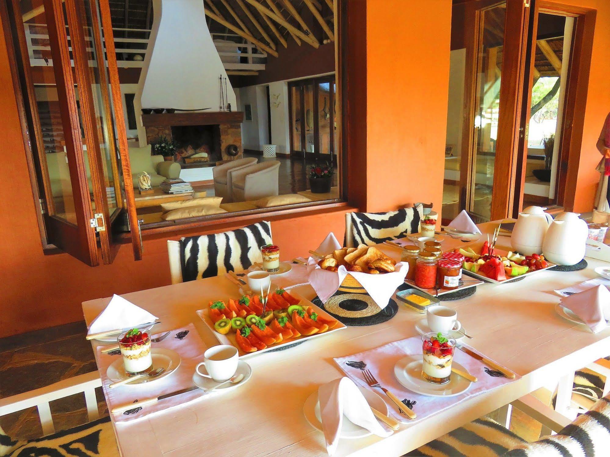 Zebras Crossing Private Game Lodge Modimolle Exterior photo